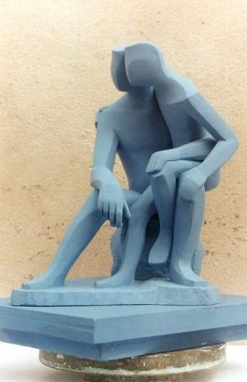 Escultura Amor filial de Jorge Vargas, vista 1