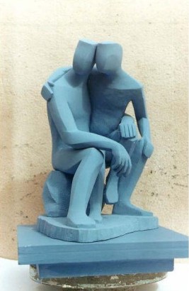 Escultura Amor filial de Jorge Vargas, vista 2